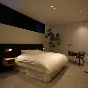 2* ホテル H